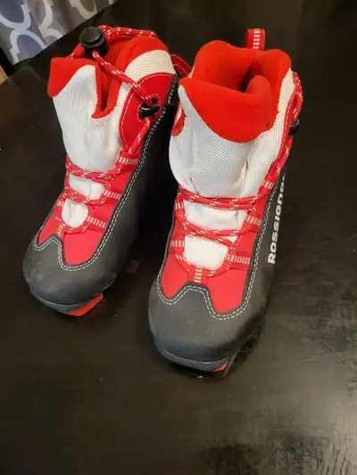 Kid's X-country skis, poles, boots, View more