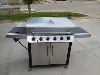 Char-Broil propane BBQ and cover 