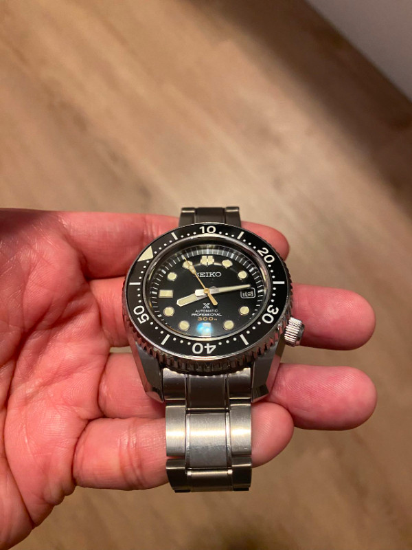 Seiko SLA021 Marinemaster MM300 Black dial diver in Jewellery & Watches in Calgary - Image 2