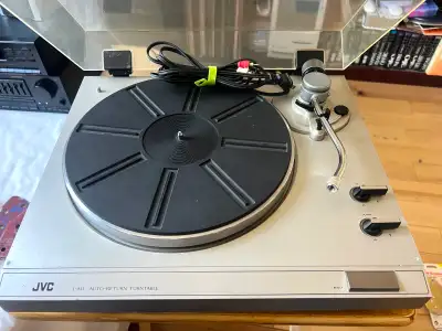 Beautiful JVC L-A11 auto return turntable [SERVICED] no cart!, View more