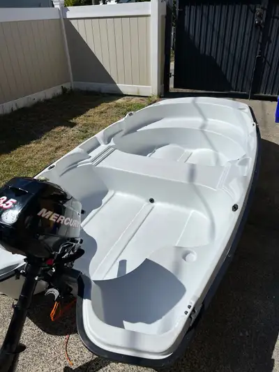 Ramx Pelican Scorpio boat Lenght 10’ 3” Beam 61”, 3.5 horse power Mercury motor four stroke comes wi...