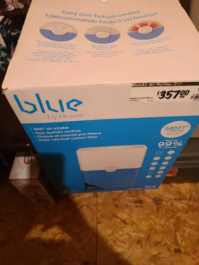 BRAND NEW NEVER USED: Air purifier, View more