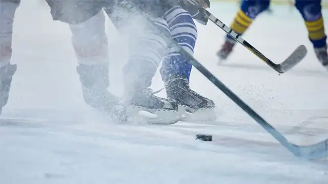 ATTENTION Goalies and Skaters NOON Shinny in Sports Teams in Calgary - Image 4
