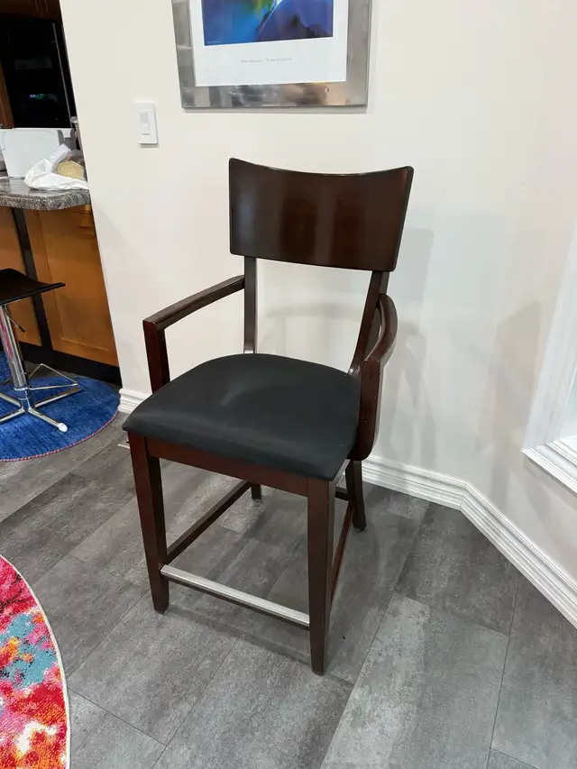 Glass top counter height kitchen table with 4 chairs in Dining Tables & Sets in Markham / York Region - Image 6