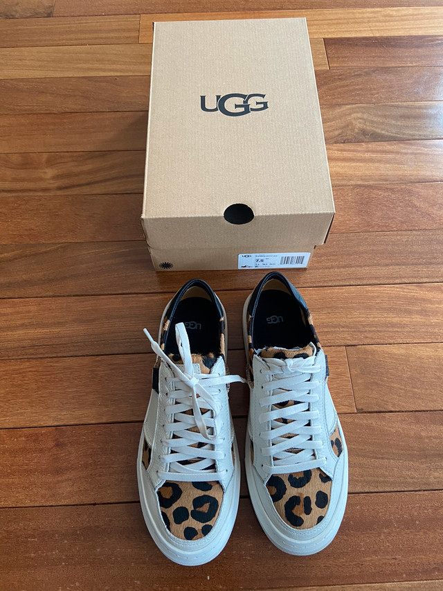 (New) Women’s UGG Leather Leopard Sneakers (Size 7.5) dans Femmes - Chaussures  à Ville de Montréal