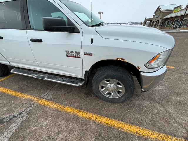 Ram 2500 slt hd 6.4 hemi in Cars & Trucks in Calgary - Image 2