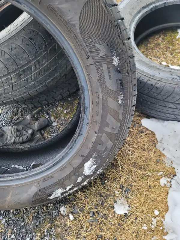 2 Pneu été 215-65-16 Starfire Solarus bonne état in Tires & Rims in Longueuil / South Shore - Image 3