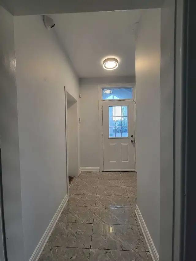 Private rooms available for rent in Downtown Oshawa in Long Term Rentals in Oshawa / Durham Region - Image 7