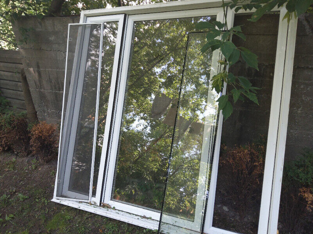 Fenêtre de salon en PVC neuve dans Portes, fenêtres et moulures  à Saguenay - Image 3