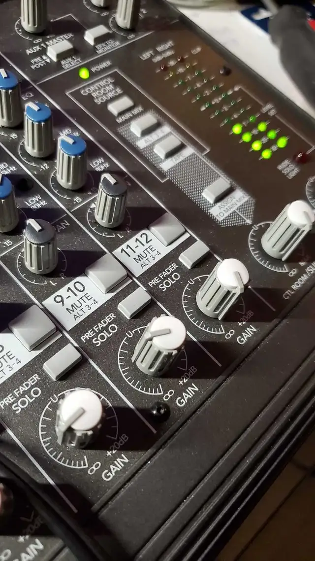 Mackie 1202 VLZ PRO in Pro Audio & Recording Equipment in Calgary - Image 3