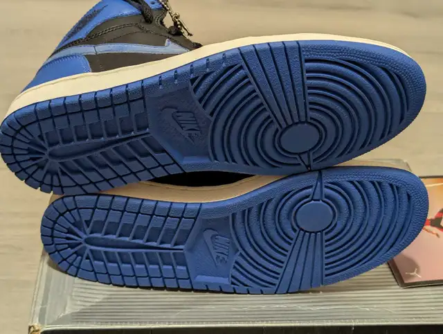 DS Nike Air Jordan "Royal" 1 High - 2001 - Size 9 in Men's Shoes in Mississauga / Peel Region - Image 6