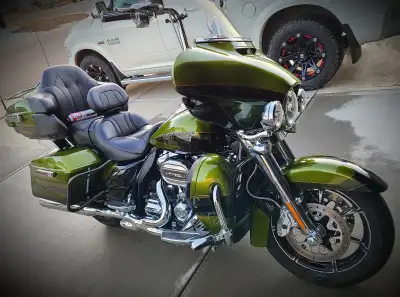 Forsale, 2017 Ultra Limited CVO-Loaded and turn-key. If you’re looking for a powerful, head-turning...