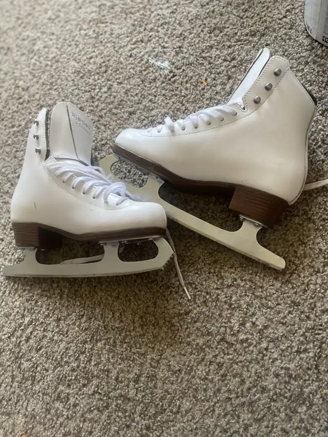 Ice Skates cheap in Skates & Blades in Mississauga / Peel Region - Image 2