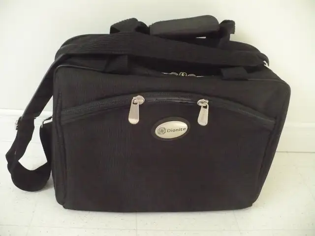 Sac de voyage, sac fourre-tout, sac à main, sac à dos in Women's - Bags & Wallets in St-Georges-de-Beauce - Image 2