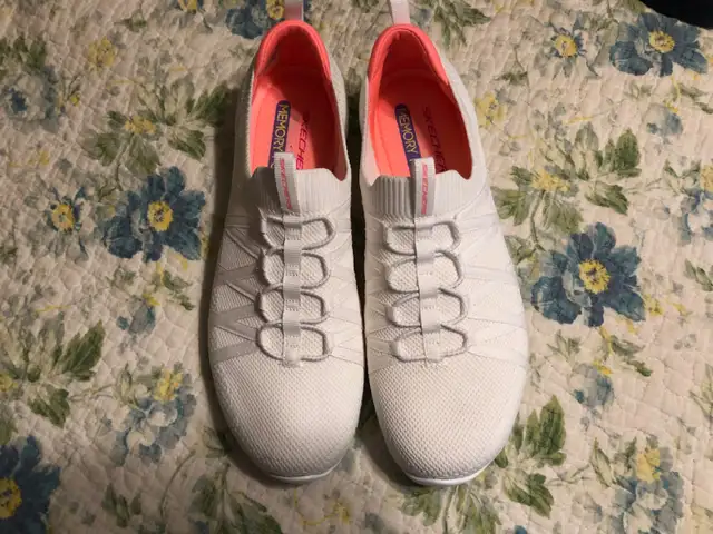 Women’s Skechers - Air Cooled in Women's - Shoes in City of Halifax - Image 2