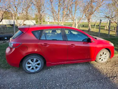 Reliable 6 speed manual. Brand new clutch. Always serviced with synthetic oil changes. Great on gas...