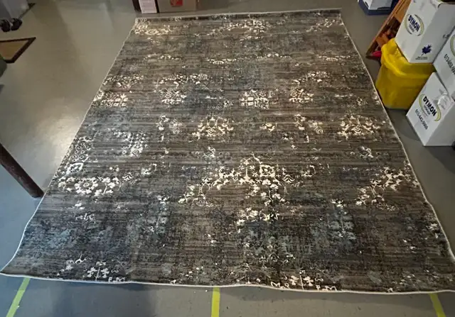 Area Rug in Rugs, Carpets & Runners in Ottawa - Image 4