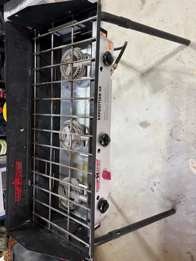 3 burner stove comes with carry bag