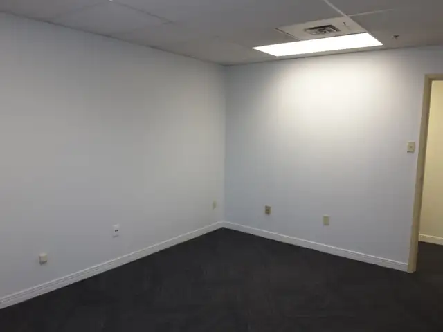 Quiet Office space in Commercial & Office Space for Rent in Oakville / Halton Region - Image 5