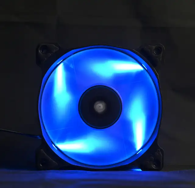 Corsair 3-pin Blue Silent Brushless Cooling PC Case Led Fan 12V in System Components in City of Toronto - Image 2