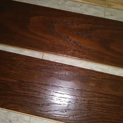 DISTRESS SOLID OAK FLOOR 3/4 x 5"- 107 sq.ft $ 3.00 per sq.ft Pick up Location: Erbsville/Laurelwood...