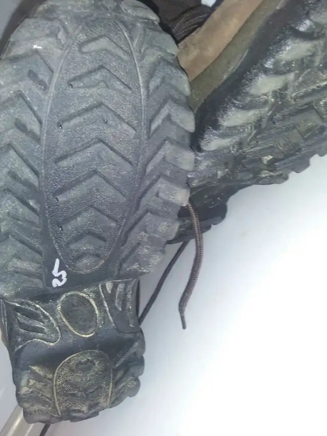 botte hiver grandeur 8 in Men's Shoes in Sherbrooke - Image 3