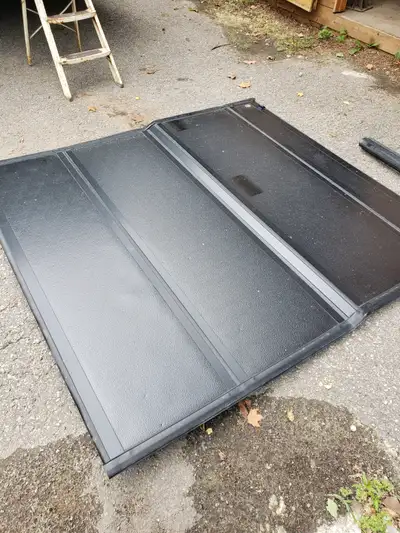 f150 bed cover came off 2018 5.5 bed comes with all parts