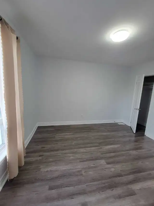 Private rooms available for rent in Downtown Oshawa in Long Term Rentals in Oshawa / Durham Region - Image 2