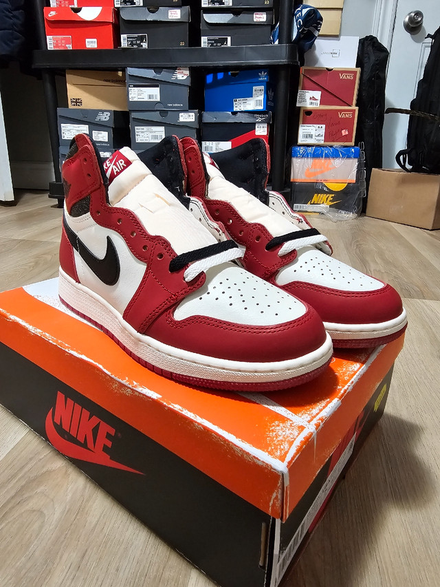 AIR JORDAN RETRO 1 HIGH OG "LOST AND FOUND" YOUTH SIZE 7Y in Men's Shoes in Hamilton - Image 2