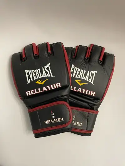 Official Old School Bellator 4oz XL MMA gloves - NEW, View more