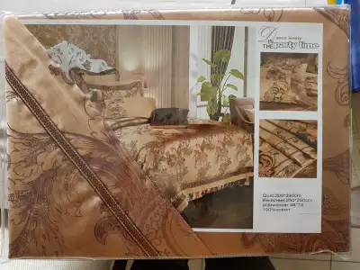 Brand New Queen Size Jacquard Style Bedding set $75, View more