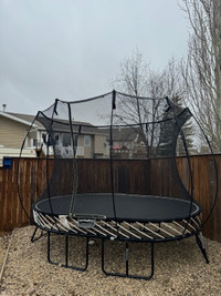 Springfree medium oval 8’ x 11’ trampoline
