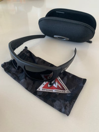 Like New -  LIMITED EDITION Oakley SI Det Cord w/ Cerakote Large
