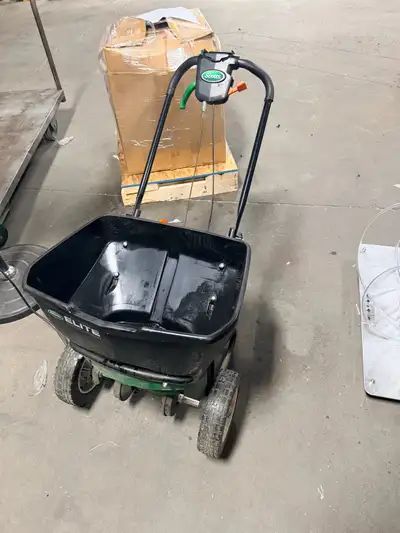 Scott’s elite spreader, View more