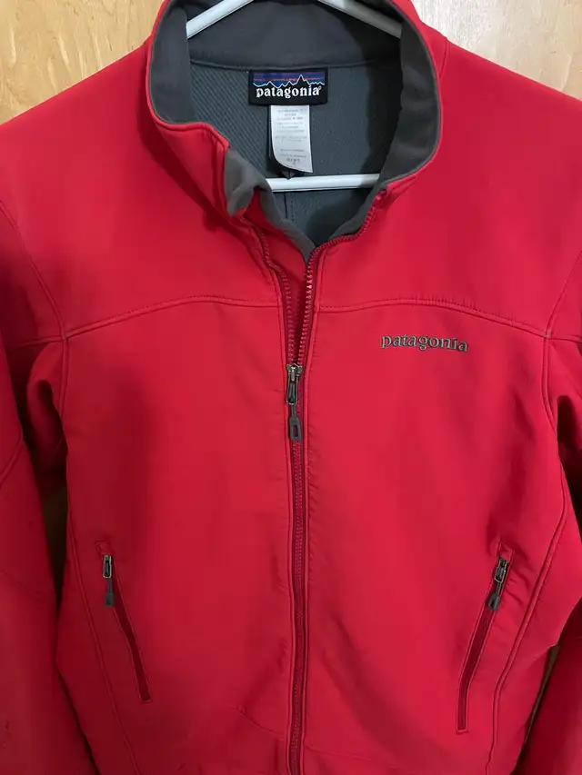 Patagonia Men’s Polartec Jacket Small Read Description in Men's in Calgary - Image 4