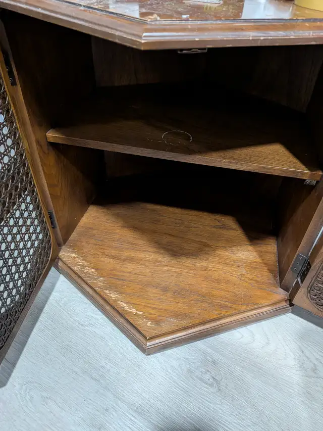 Hexagonal Wooden Side Table in Other Tables in City of Toronto - Image 4
