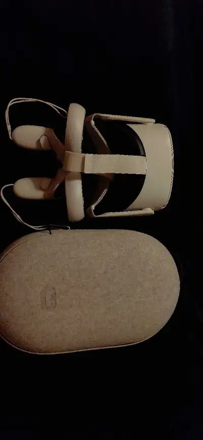 Oculus Quest 2, View more