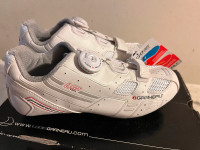  cycling shoes and jersey 
