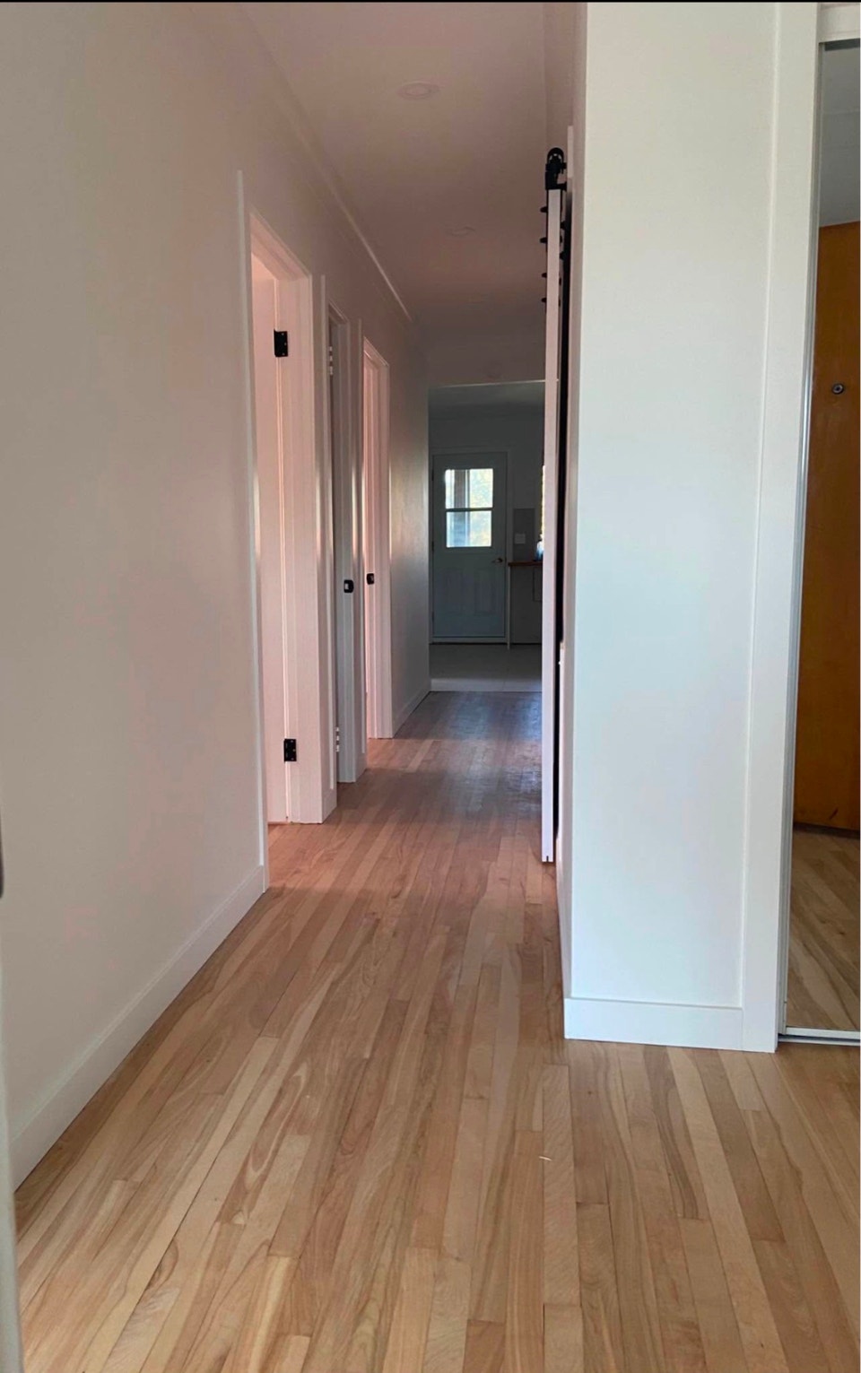 Beautiful 5 1/2 located in the Heart of Verdun 2