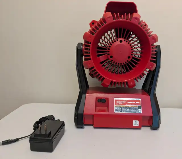 Jobsite Fan - Milwaukee M18™ Jobsite Fan, 0886-20 in Power Tools in Oakville / Halton Region - Image 3