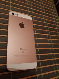 IPhone SE Rose Gold - Great Condition - Locked - $50