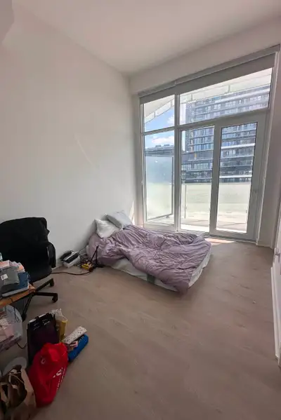 Master Bedroom for Rent 3900 Confederation Parkway