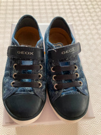 Geox girl’s casual denim shoes size 11/29. Very good condition.