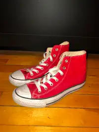 Converses rouges taille 39
