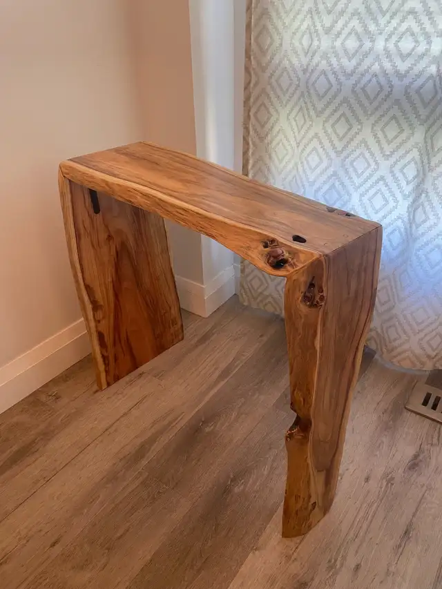 live edge waterfall table in Other Tables in Mississauga / Peel Region - Image 4