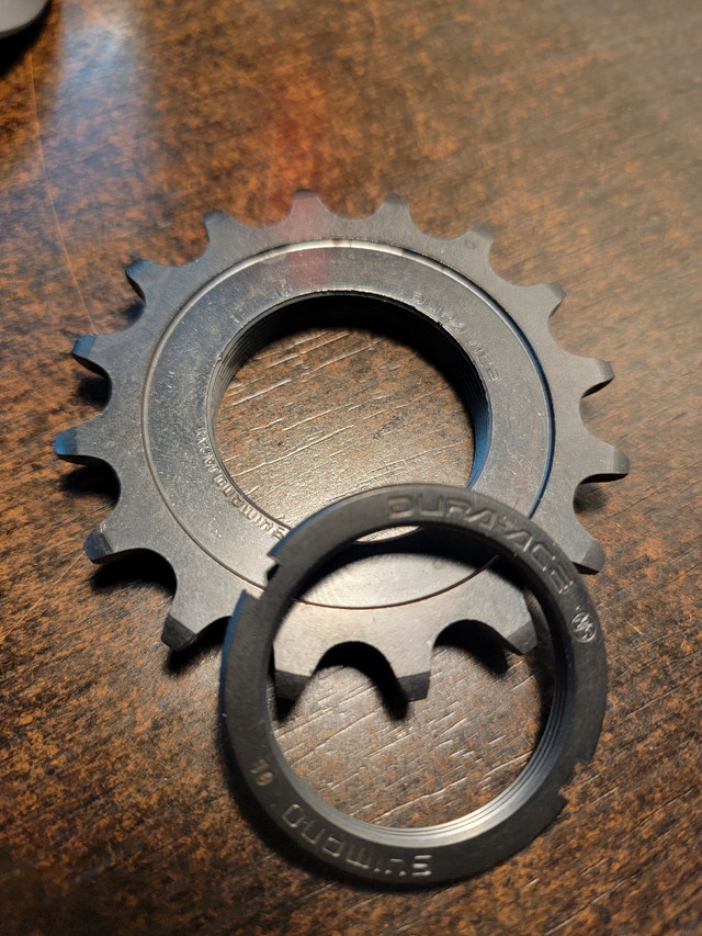Dura Ace 16T track sprocket and lock ring in Frames & Parts in Mississauga / Peel Region - Image 2