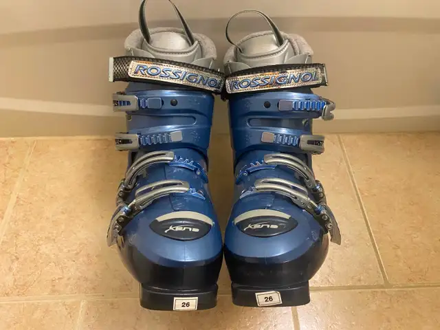 Rossignol Downhill Ski Boots Size 26 Bottes Ski Alpin in Ski in City of Montréal - Image 6
