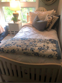 Pottery Barn Twin Size Bed