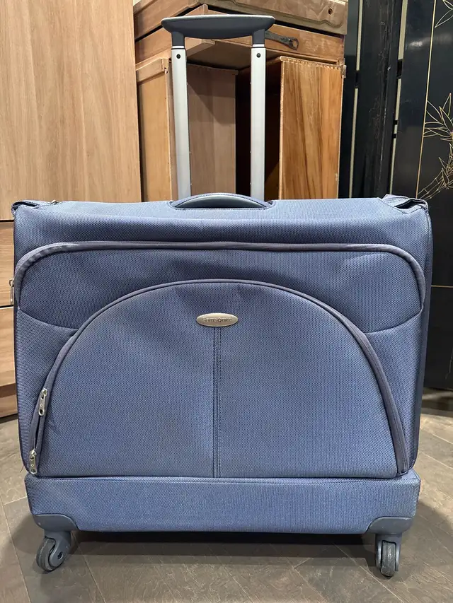 Samsonite Suitcase445588795347456000