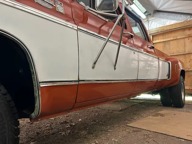 1975 Chevy square body crew cab in Classic Cars in Markham / York Region - Image 3